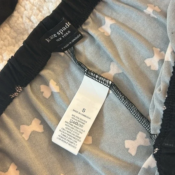 Kate Spade Black Pajama Set with pink Bow Pattern - Picture 8 of 9